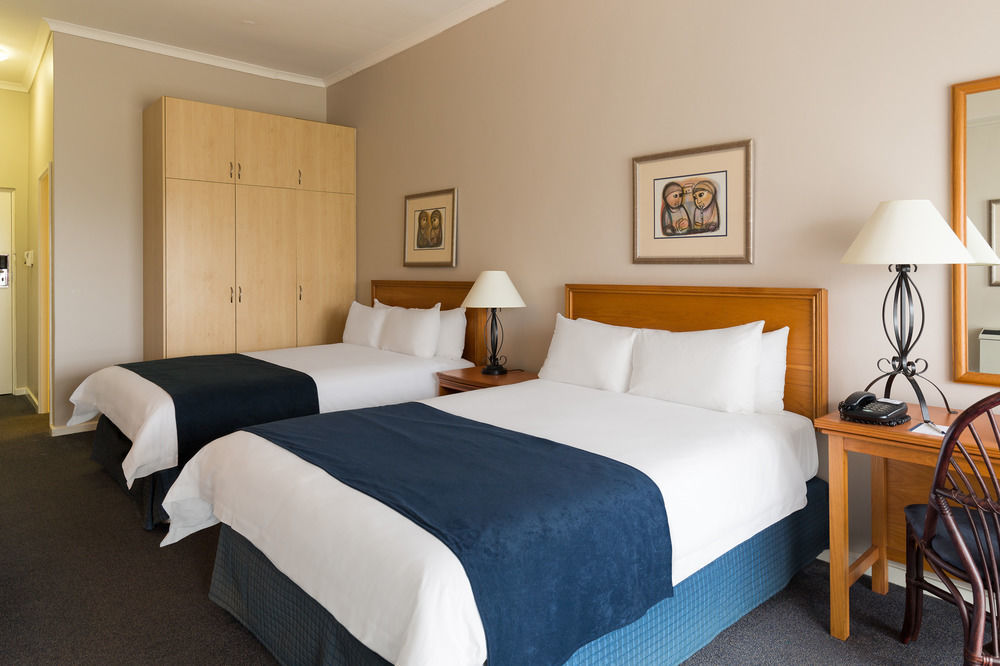 Protea Hotel By Marriott Karridene Beach امانزيمتوتي المظهر الخارجي الصورة