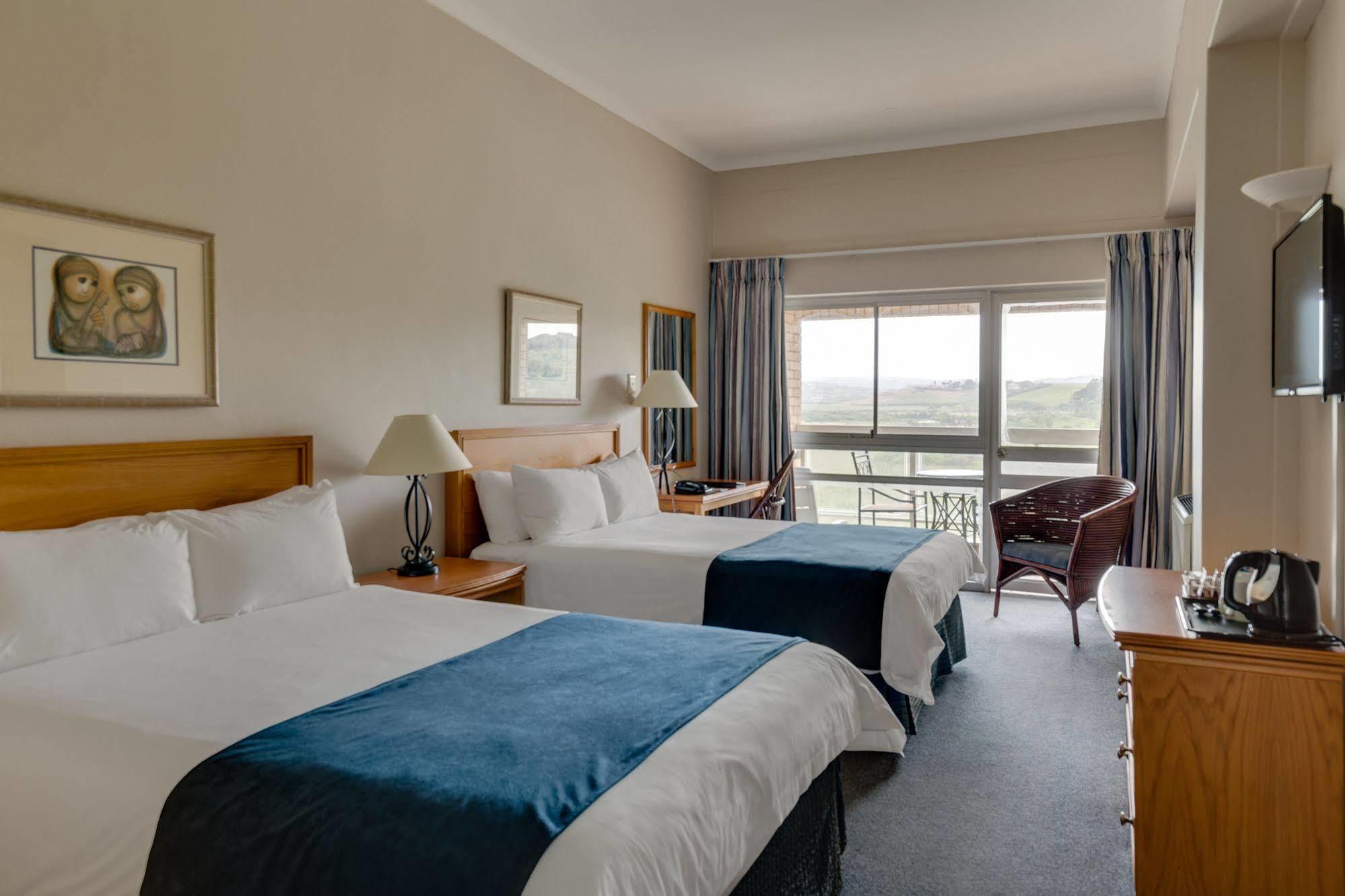 Protea Hotel By Marriott Karridene Beach امانزيمتوتي المظهر الخارجي الصورة
